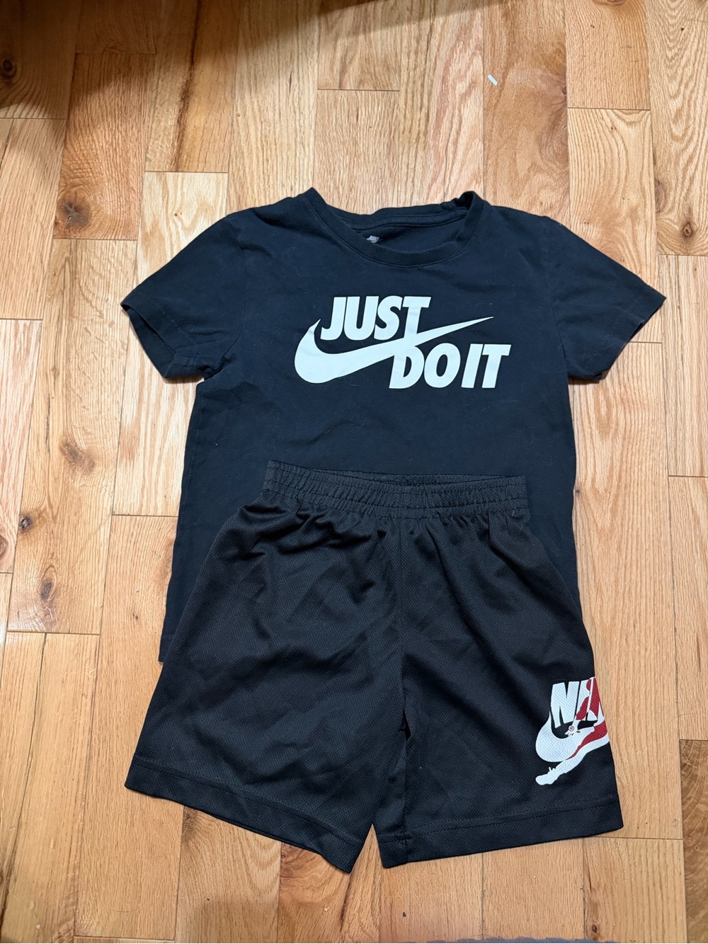Nike Boys 2-Piece Activewear Outfit Set | Size 6 (110-116 cm) - Shirt & Shorts